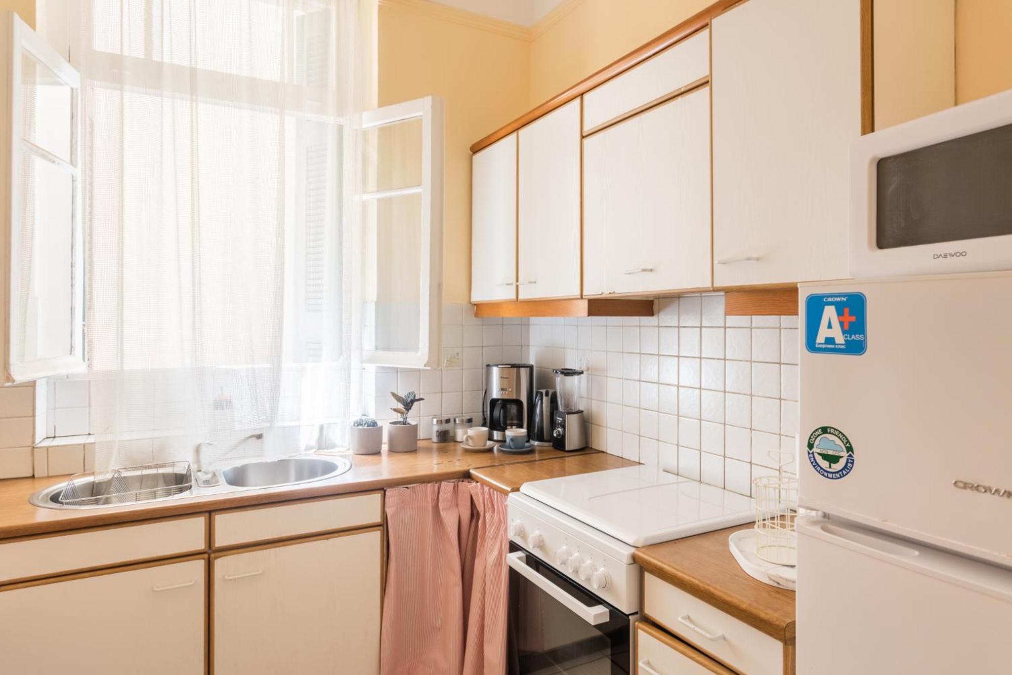Alegria Simple Economy Rooms Атина Екстериор снимка